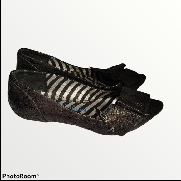 Irregular Choice pointed low heel shoe - Picture 3 of 10